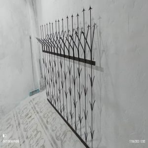 حفاظ کشی بالای دیوار و روی دیوار
