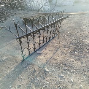 اهمیت حفاظ آهنی بالای دیوار