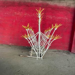 نرده نمای بالای دیوار حیاط