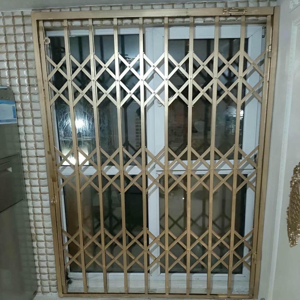 درب آکاردئونی کشویی مناسب رفت و آمد روزانه باغ درب آکاردئونی کشویی مناسب رفت و آمد روزانه باغ