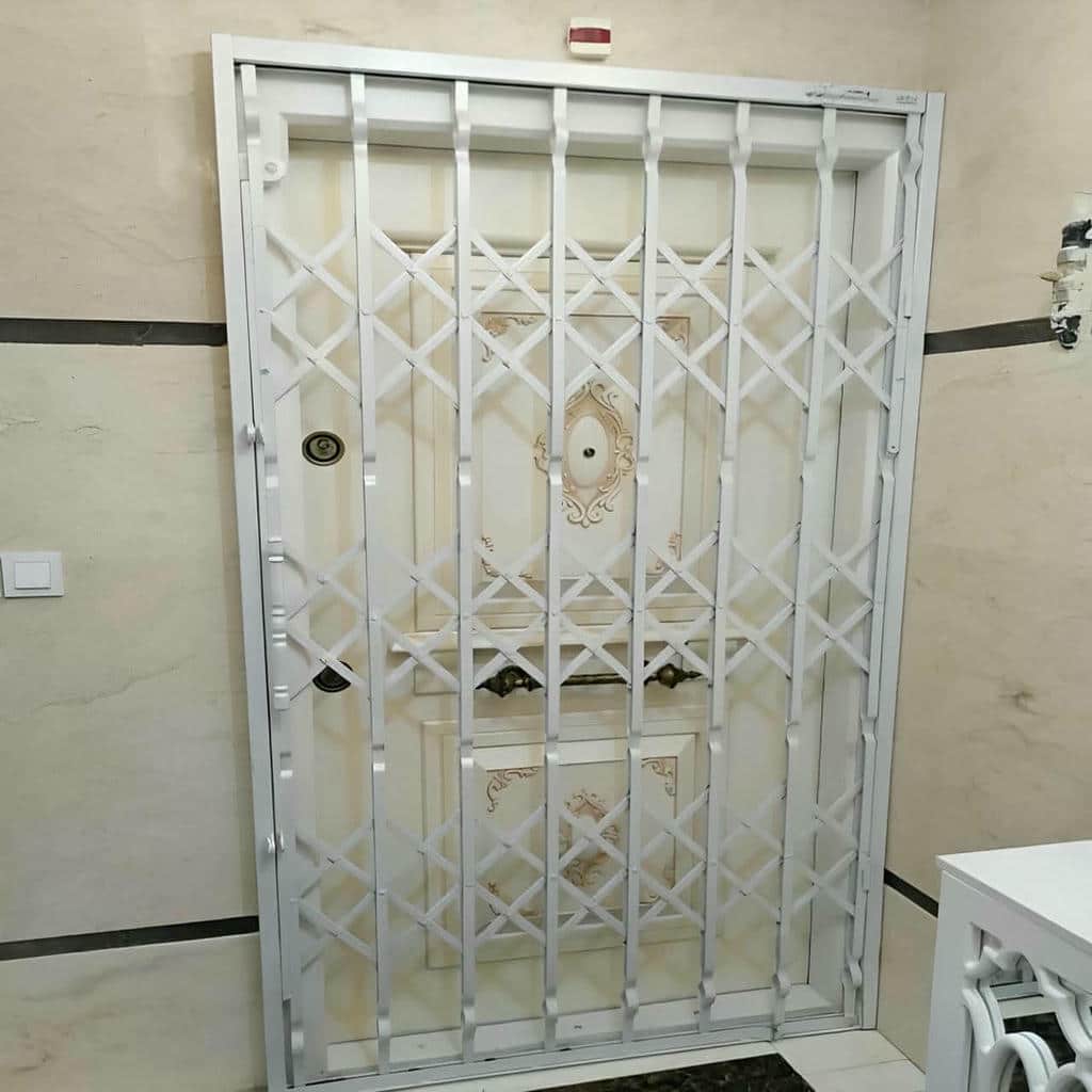 حفاظ ضربدری آکاردئونی با قفل مناسب برای کنترل ورودی