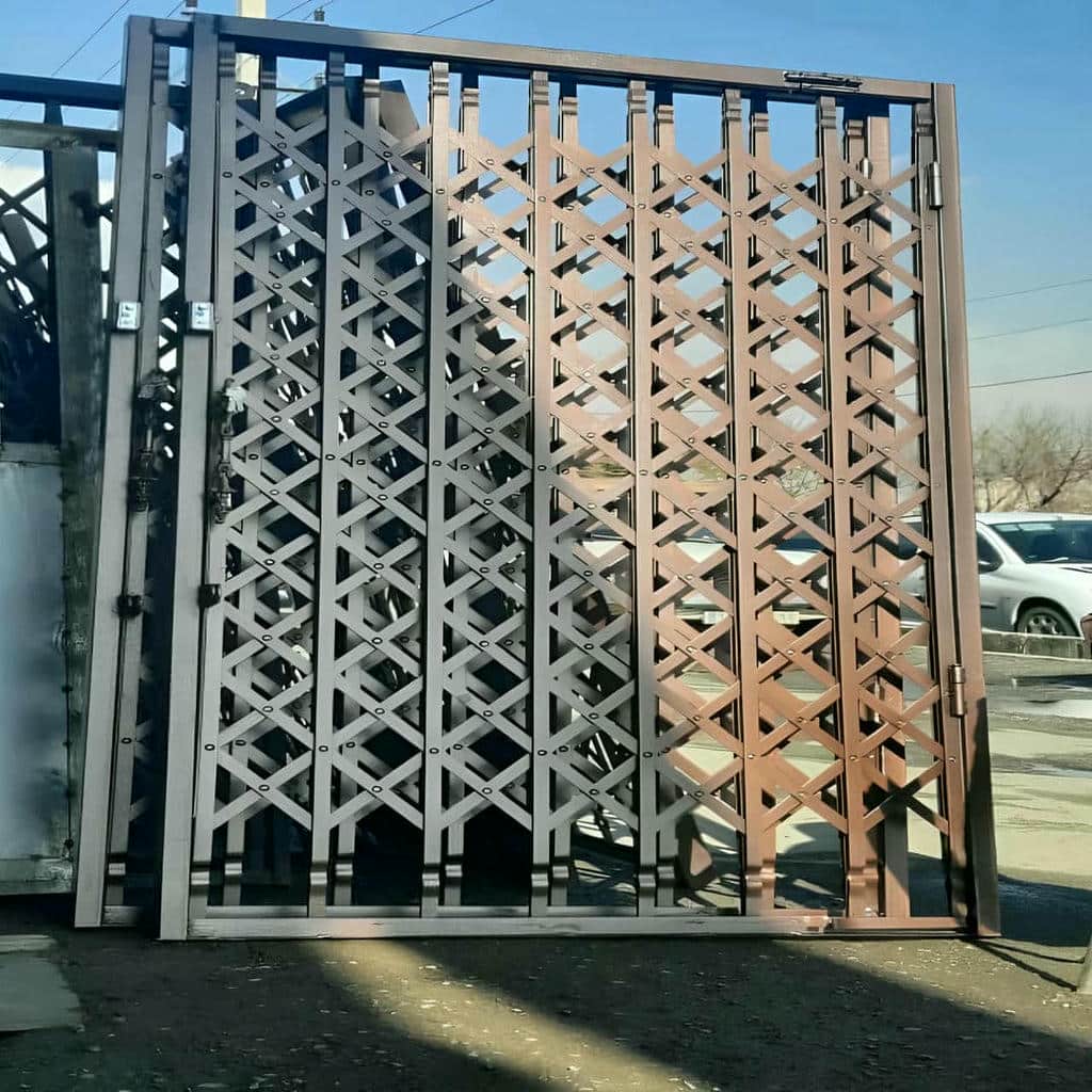حفاظ درب ورودی سفارشی با قفل مقاوم امنیتی