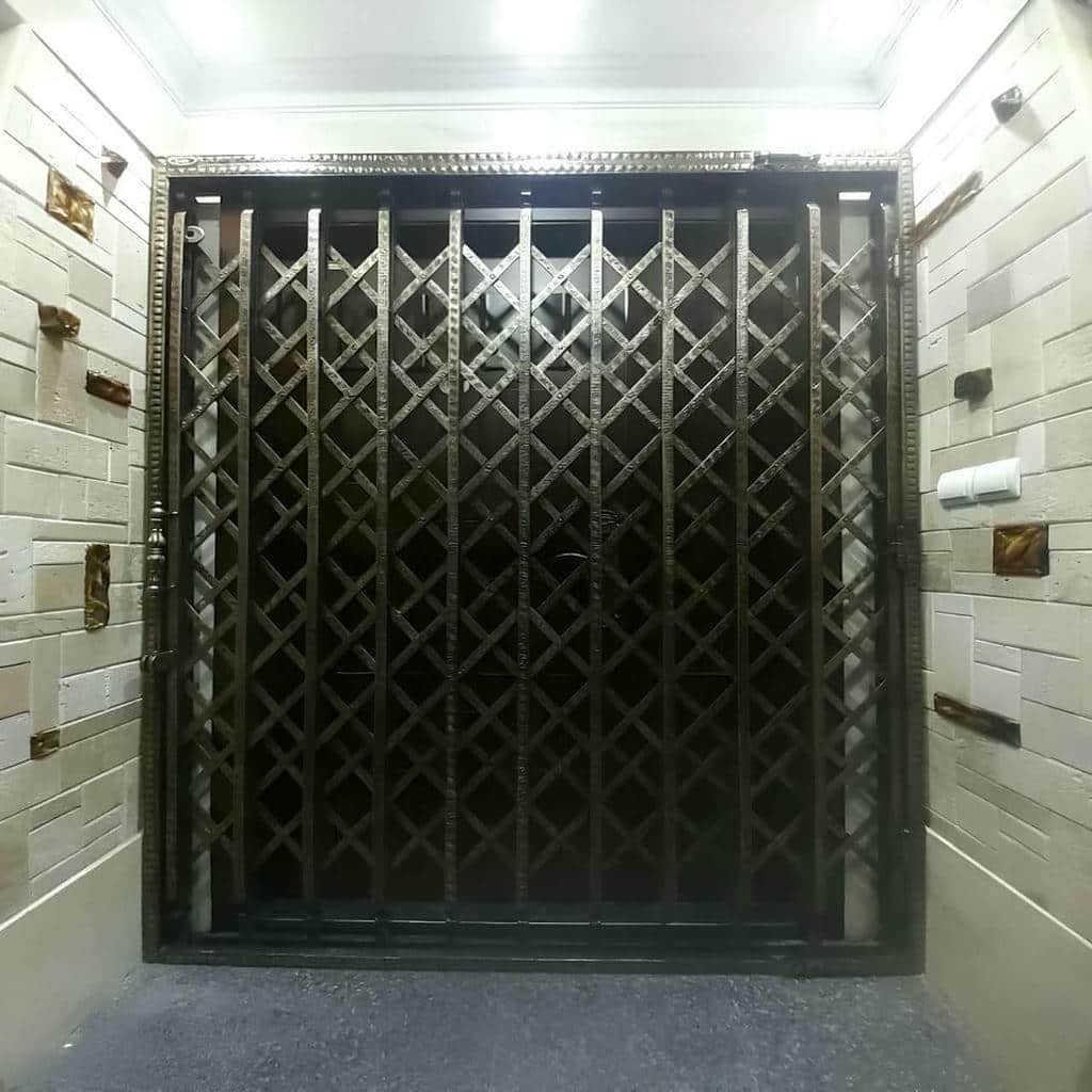 حفاظ ضربدری آکاردئونی با قفل امنیتی