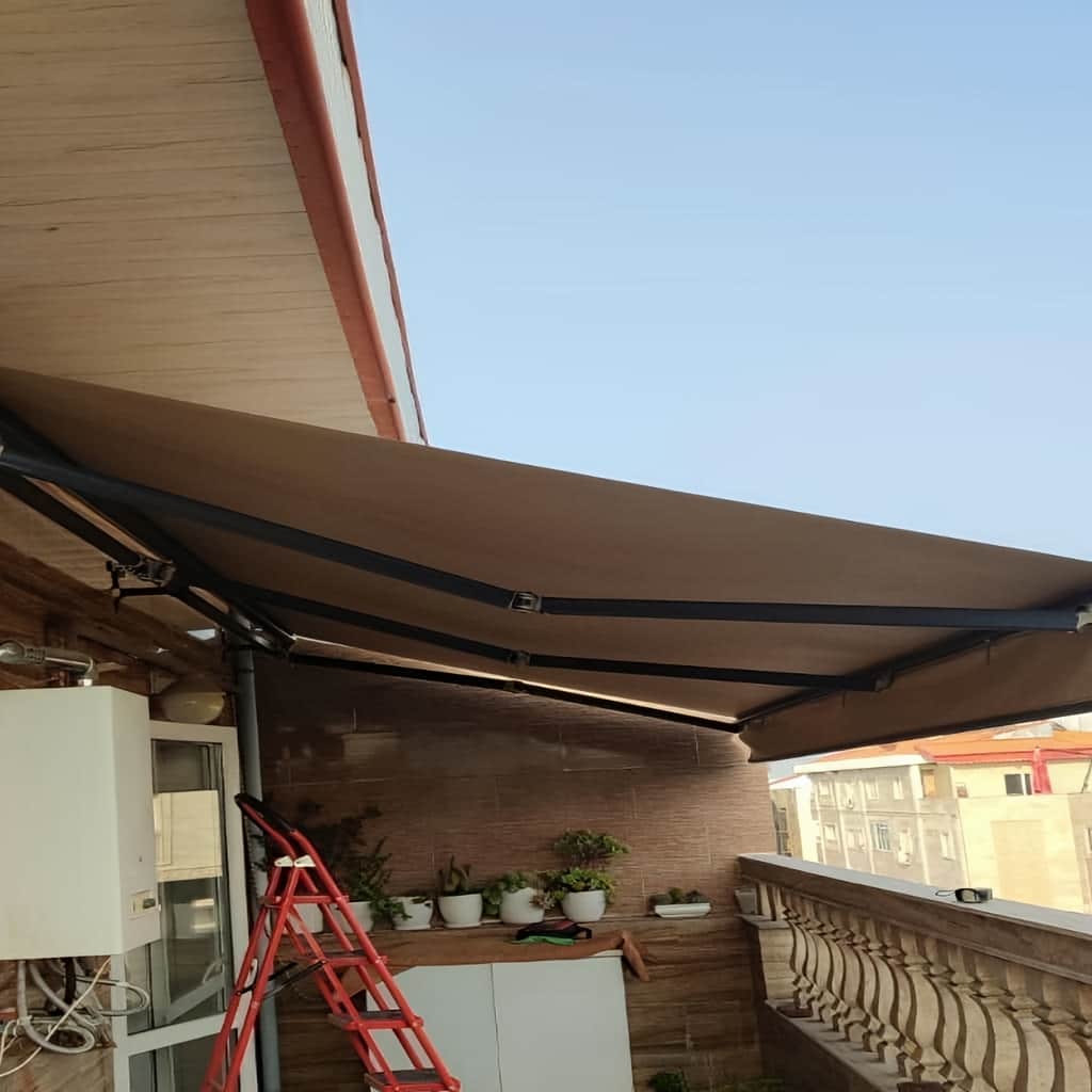 سایبان تراس با متریال مقاوم برای استفاده روزانه سایبان تراس با متریال مقاوم برای استفاده روزانه
