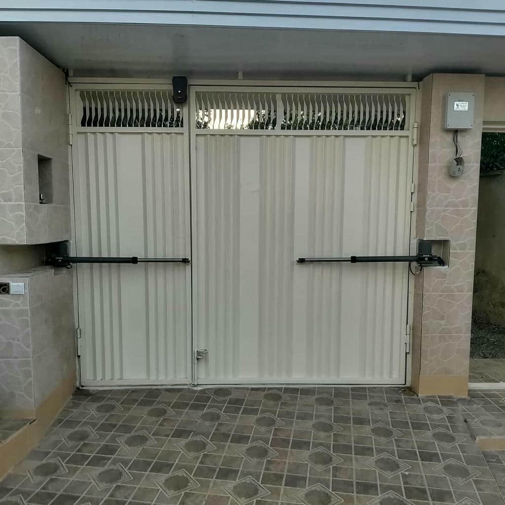 جک پارکینگی زاهدان در ورودی ساختمان مدرن