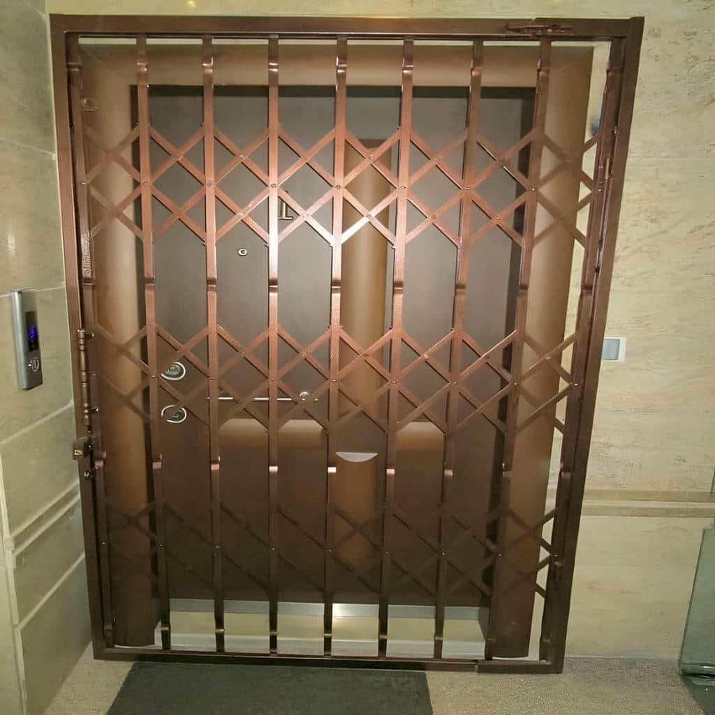 حفاظ آکاردئونی مشکی آپارتمان