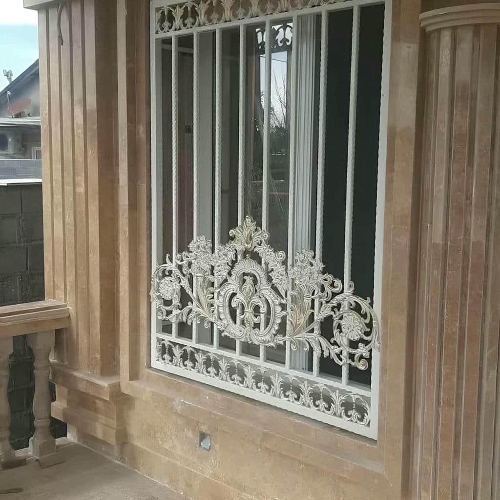 حفاظ پنجره با پوشش رنگ کوره ای